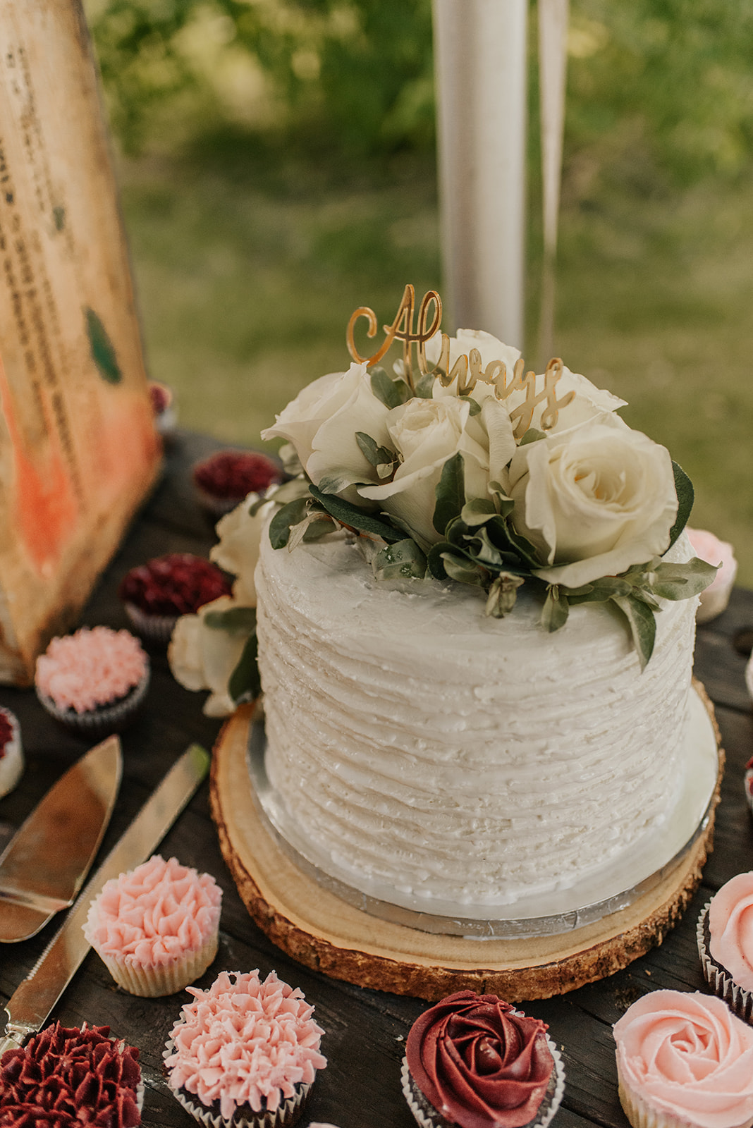 Romantic and Modern Backyard Wedding – Nicole Nawrot Photography
