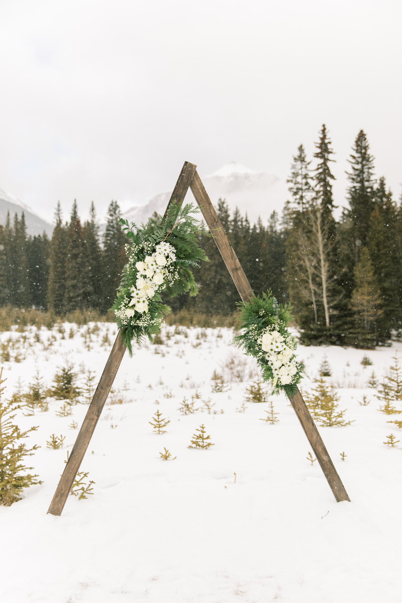 Canmore Winter Elopement Wedding12