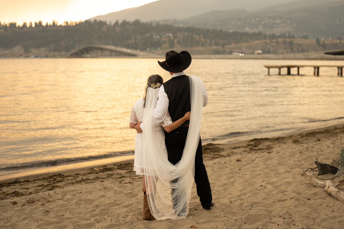 Kelowna Wedding Photographers Memorable and Vibrant Okanagan Photography-27