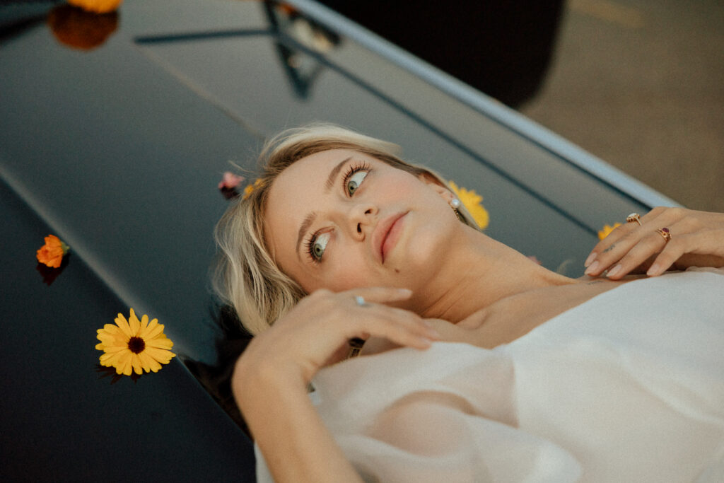 Runaway Bride - Confetti Magazine
