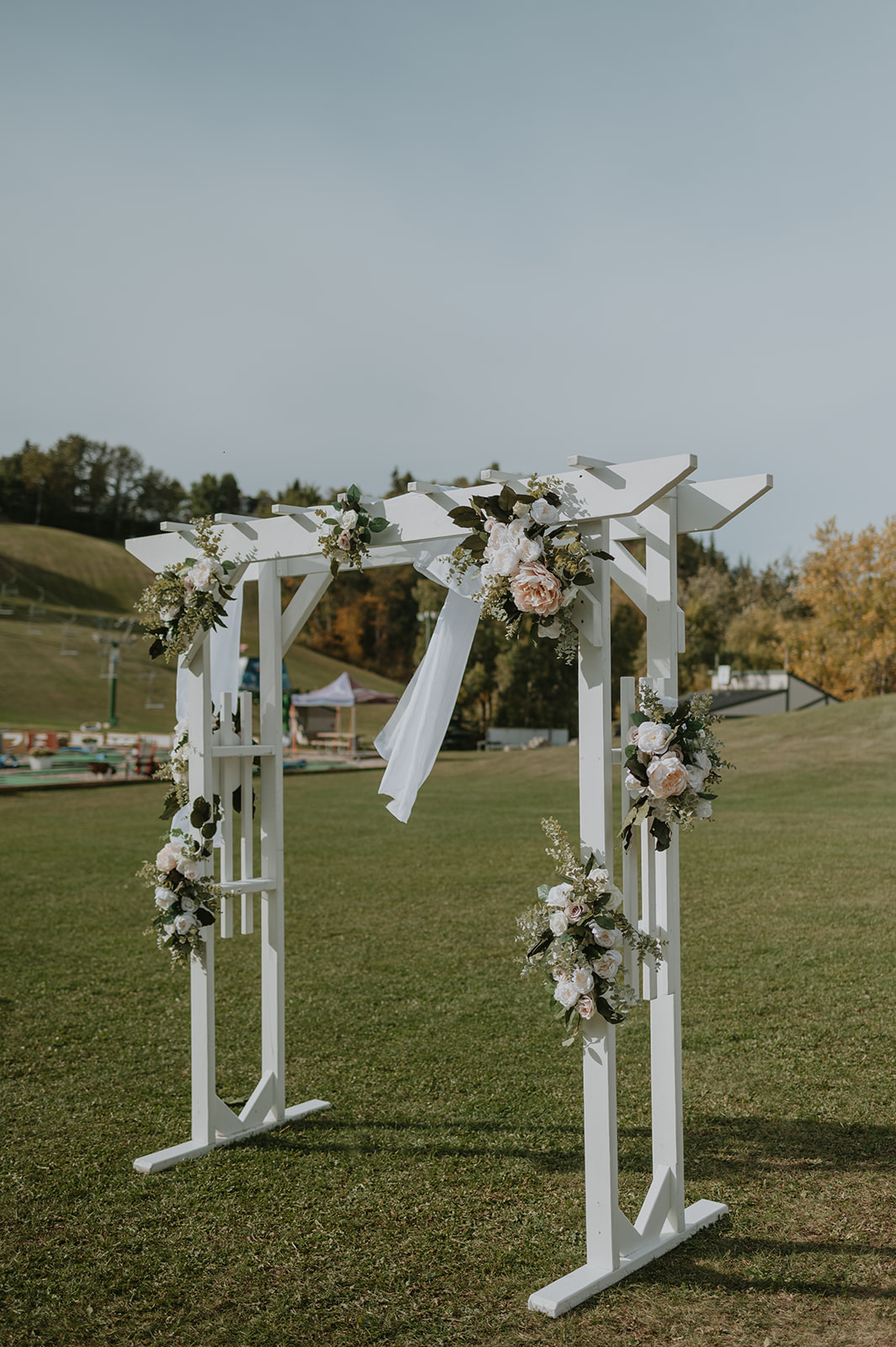 Romantic and Joyful Ski Lodge Wedding