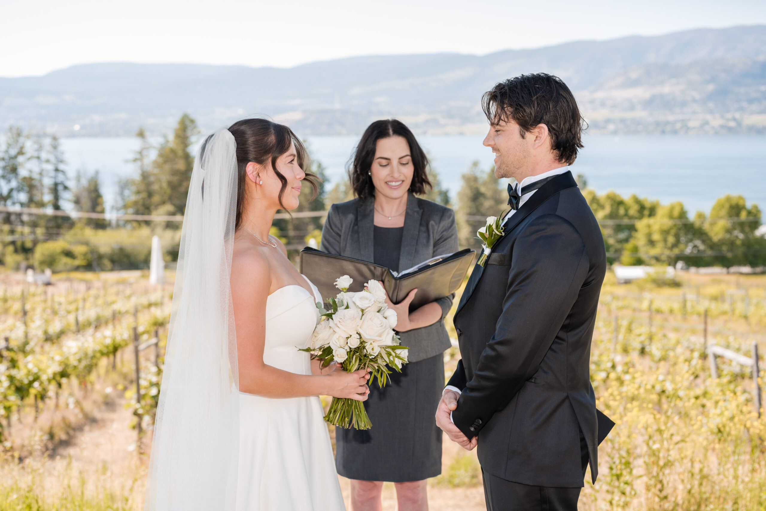 Kelowna Wedding Photographers Memorable and Vibrant Okanagan Photography-13