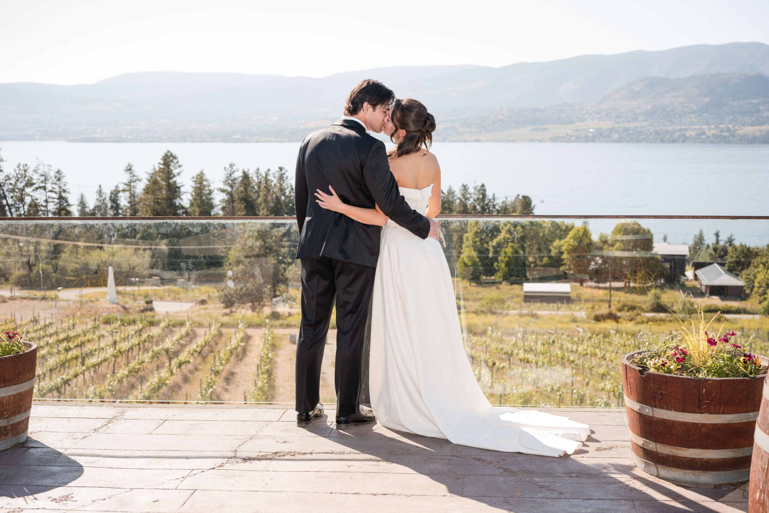 Kelowna Wedding Photographers Memorable and Vibrant Okanagan Photography-29
