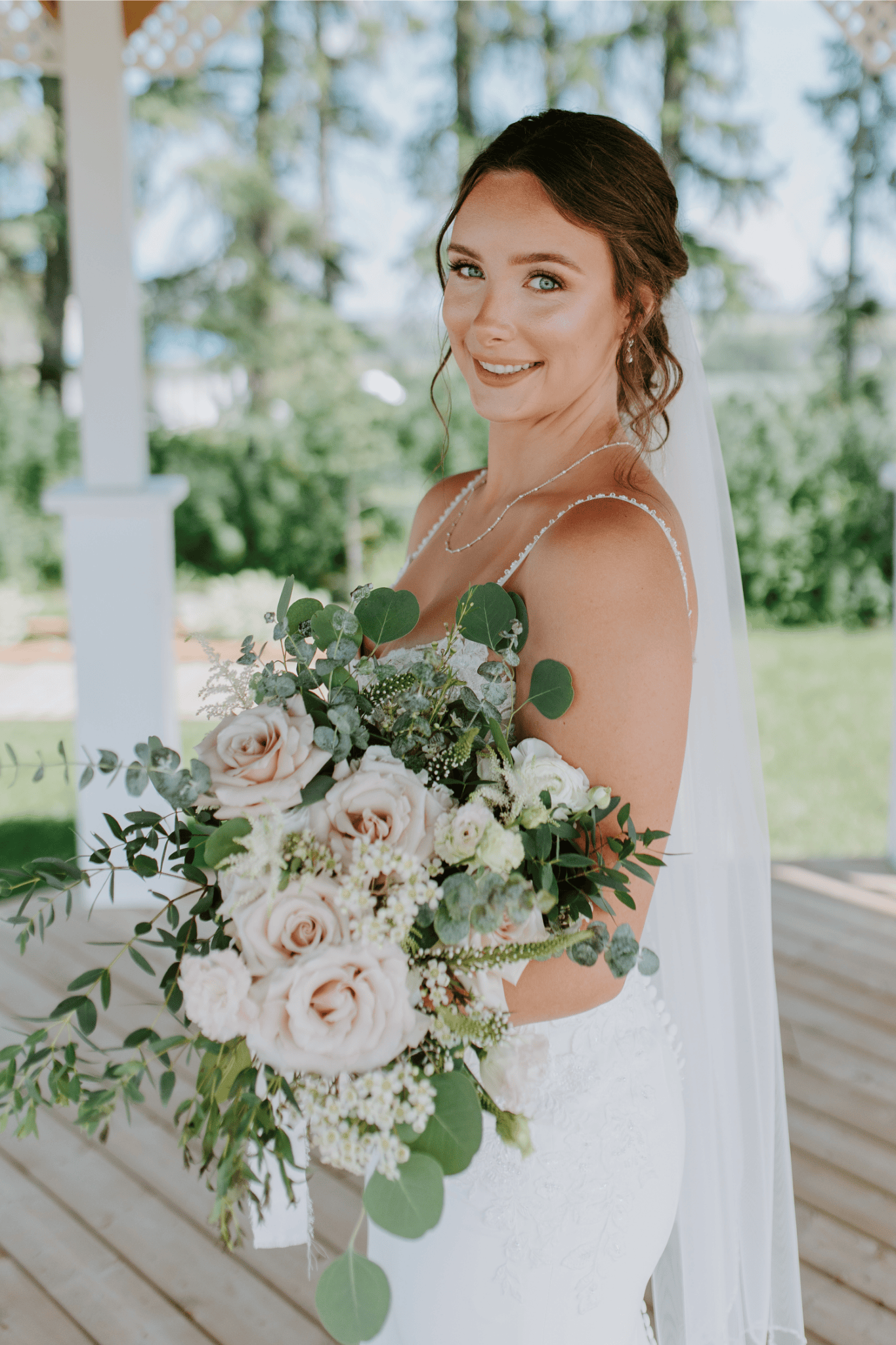 10 Deanna Rachel (Clear shot of the bouquet_personal florals) 1.16MB