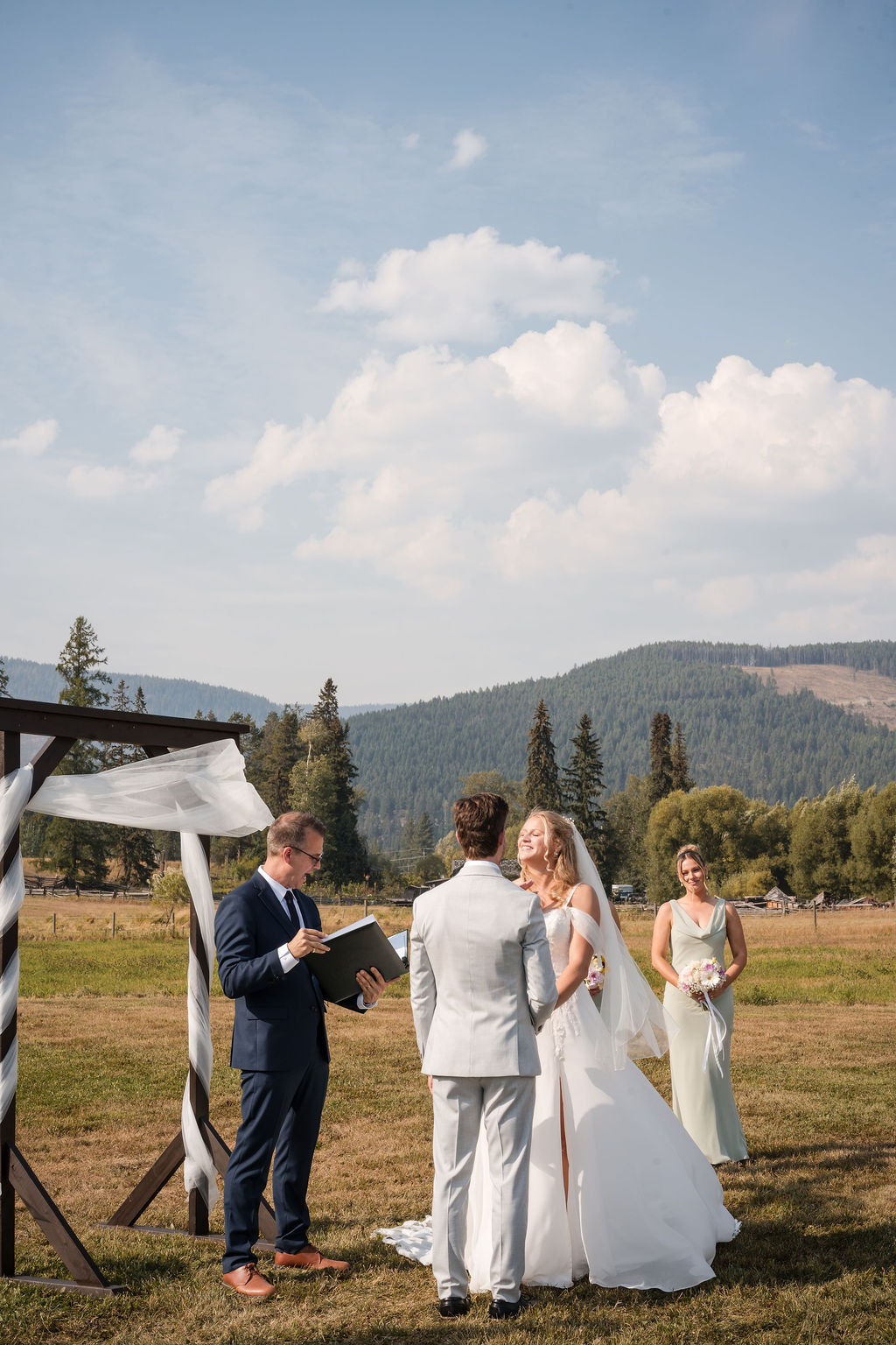 KelownaWeddingPhotographersMemorableandVibrantOkanaganPhotography-106