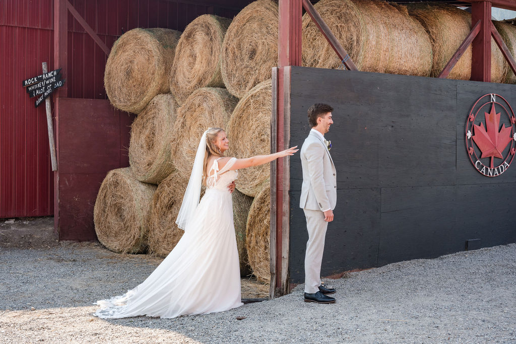 KelownaWeddingPhotographersMemorableandVibrantOkanaganPhotography-48