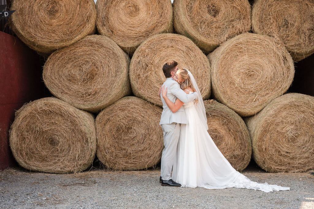 KelownaWeddingPhotographersMemorableandVibrantOkanaganPhotography-52