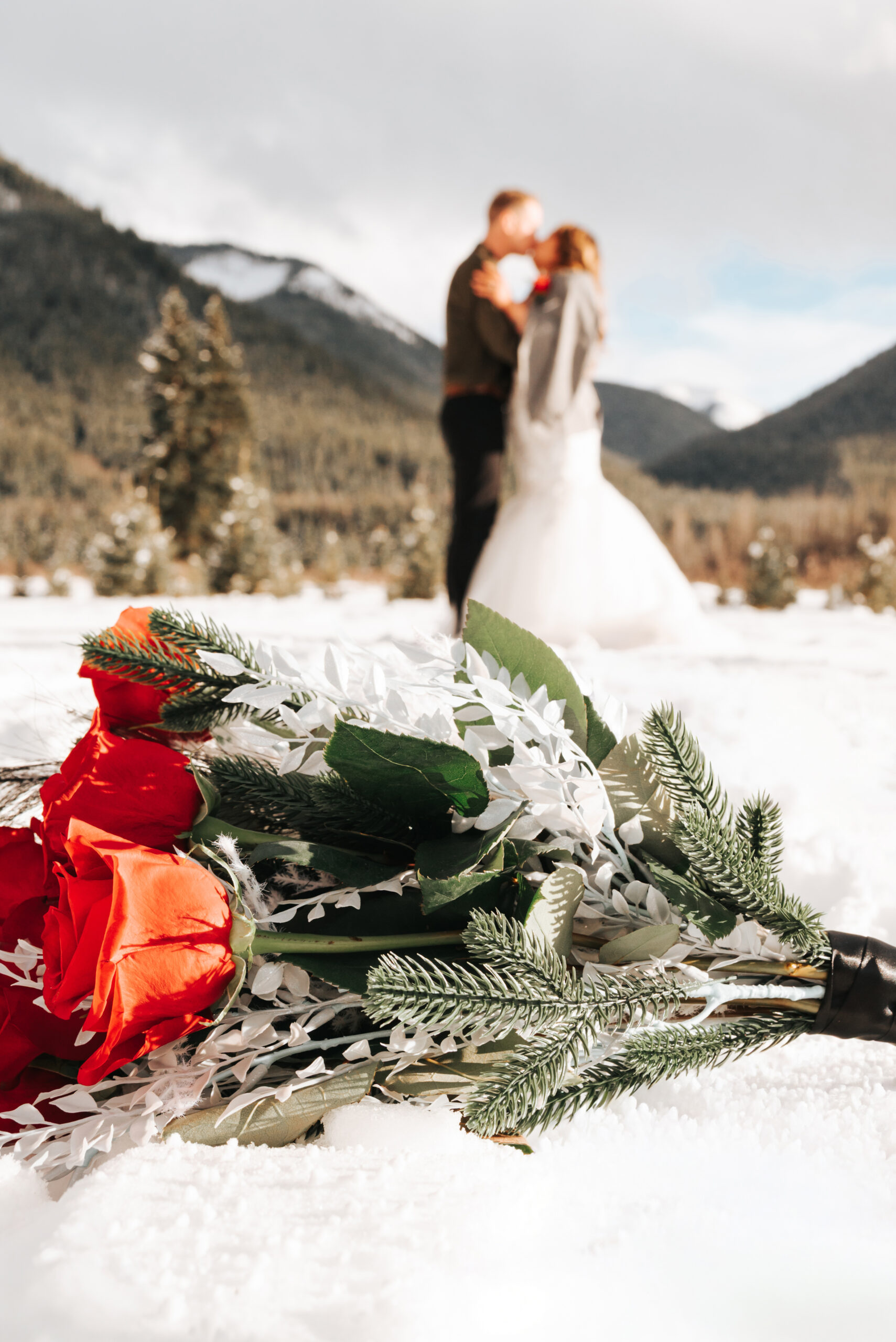 Winter Elopement – Rock Lake Earth Lodge – 16