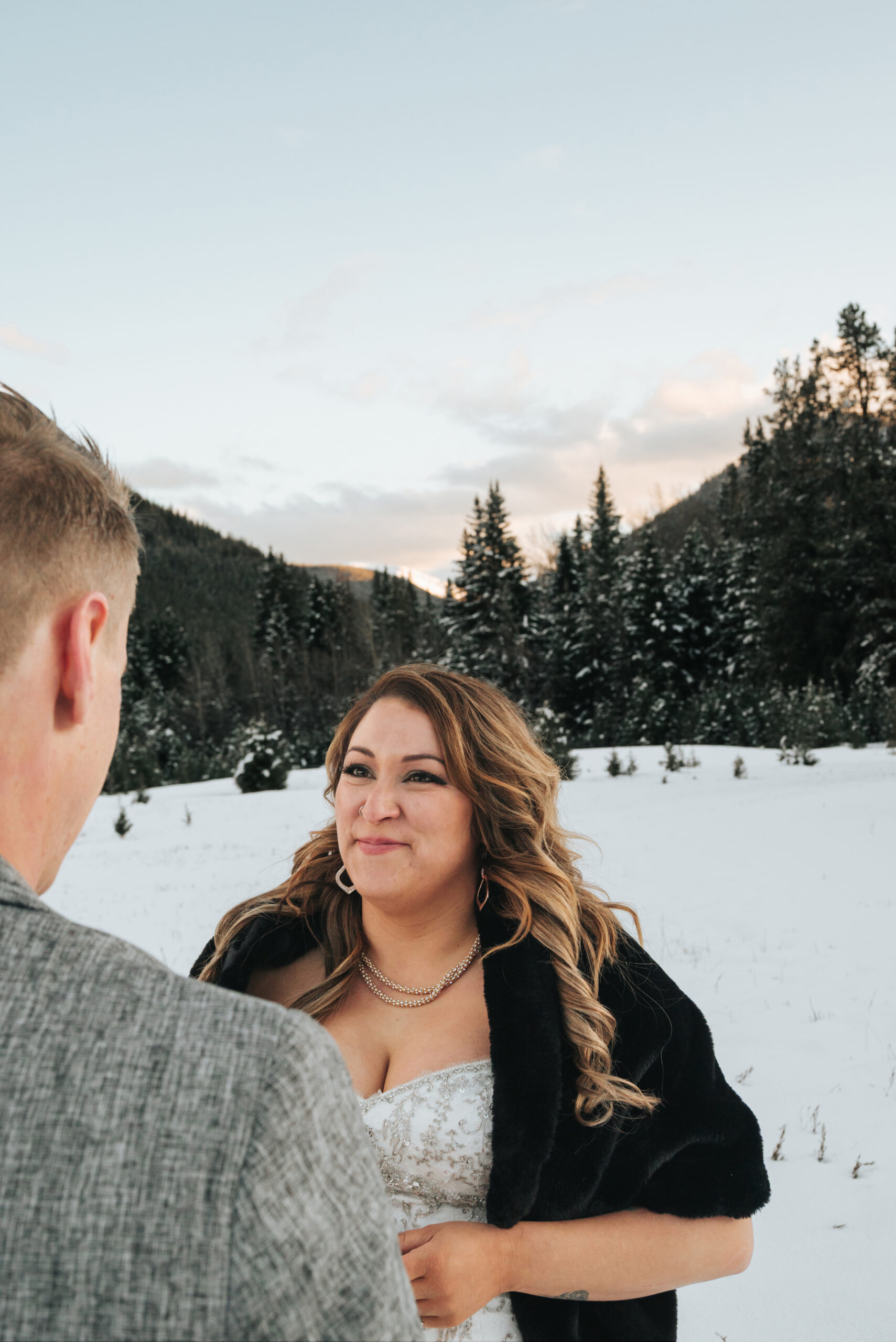 Winter Elopement – Rock Lake Earth Lodge – 19