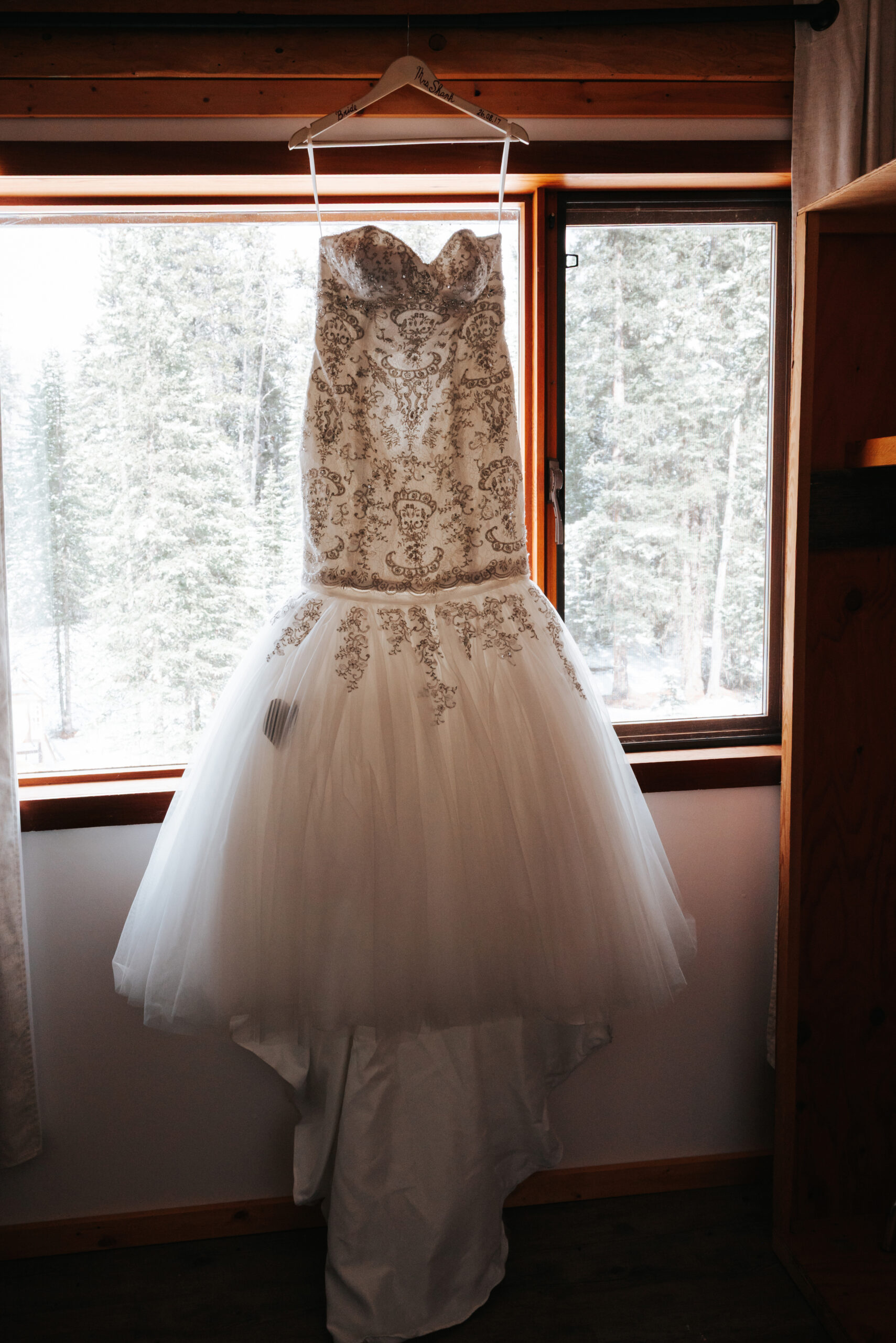 Winter Elopement – Rock Lake Earth Lodge – 2