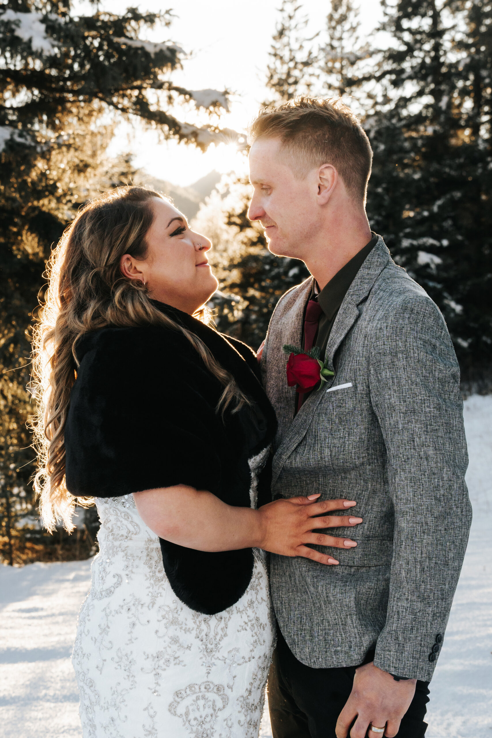 Winter Elopement – Rock Lake Earth Lodge – 24