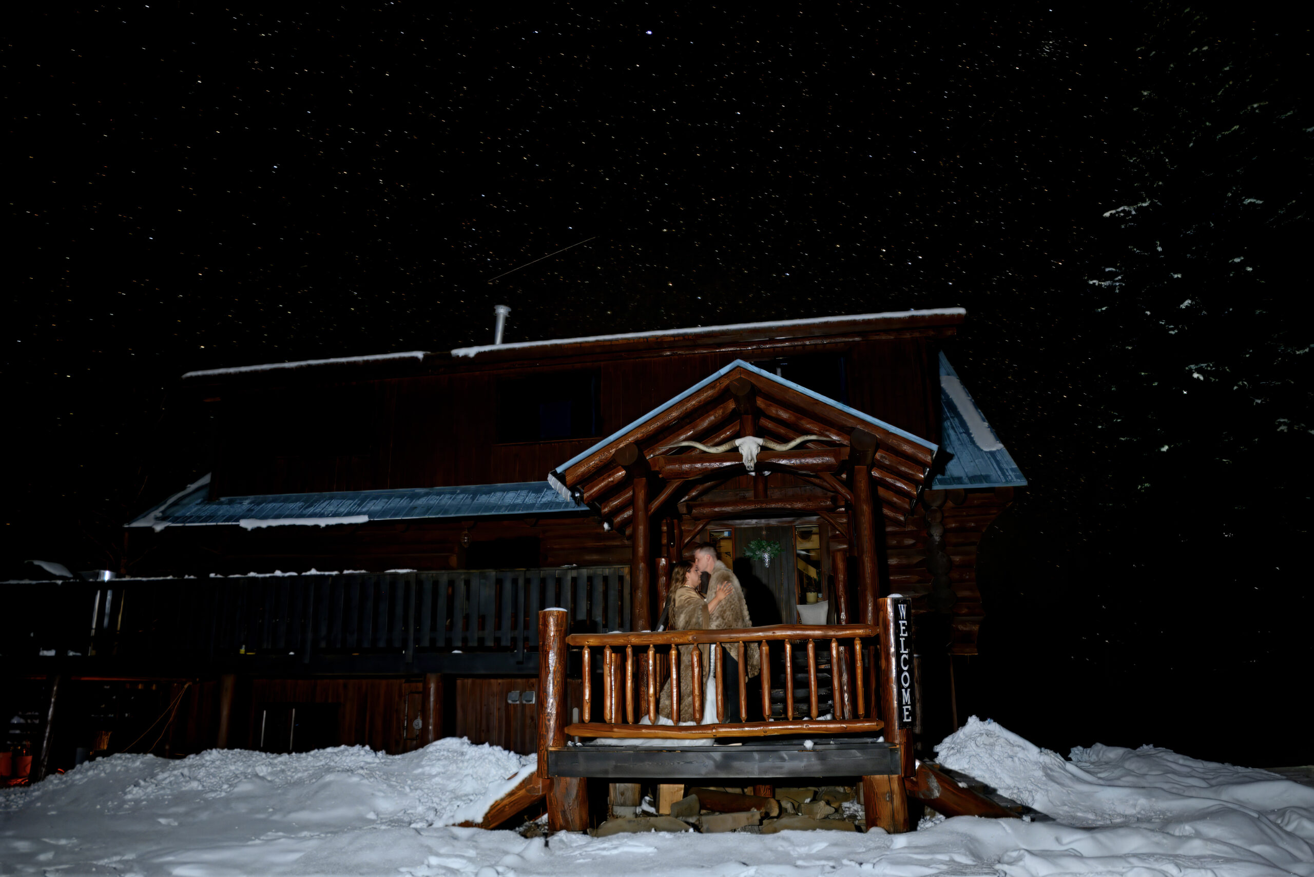 Winter Elopement – Rock Lake Earth Lodge – 31