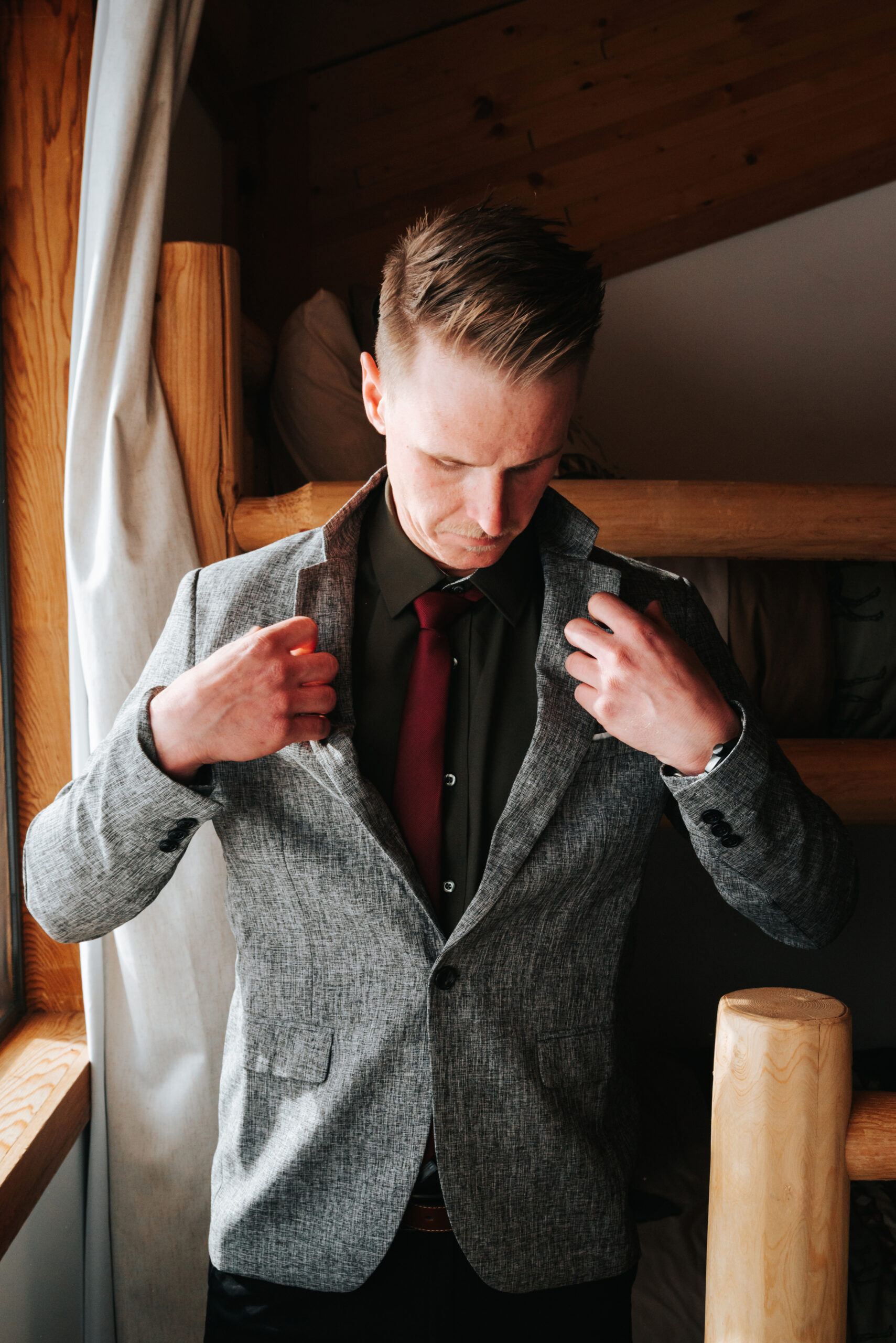 Winter Elopement – Rock Lake Earth Lodge – 5