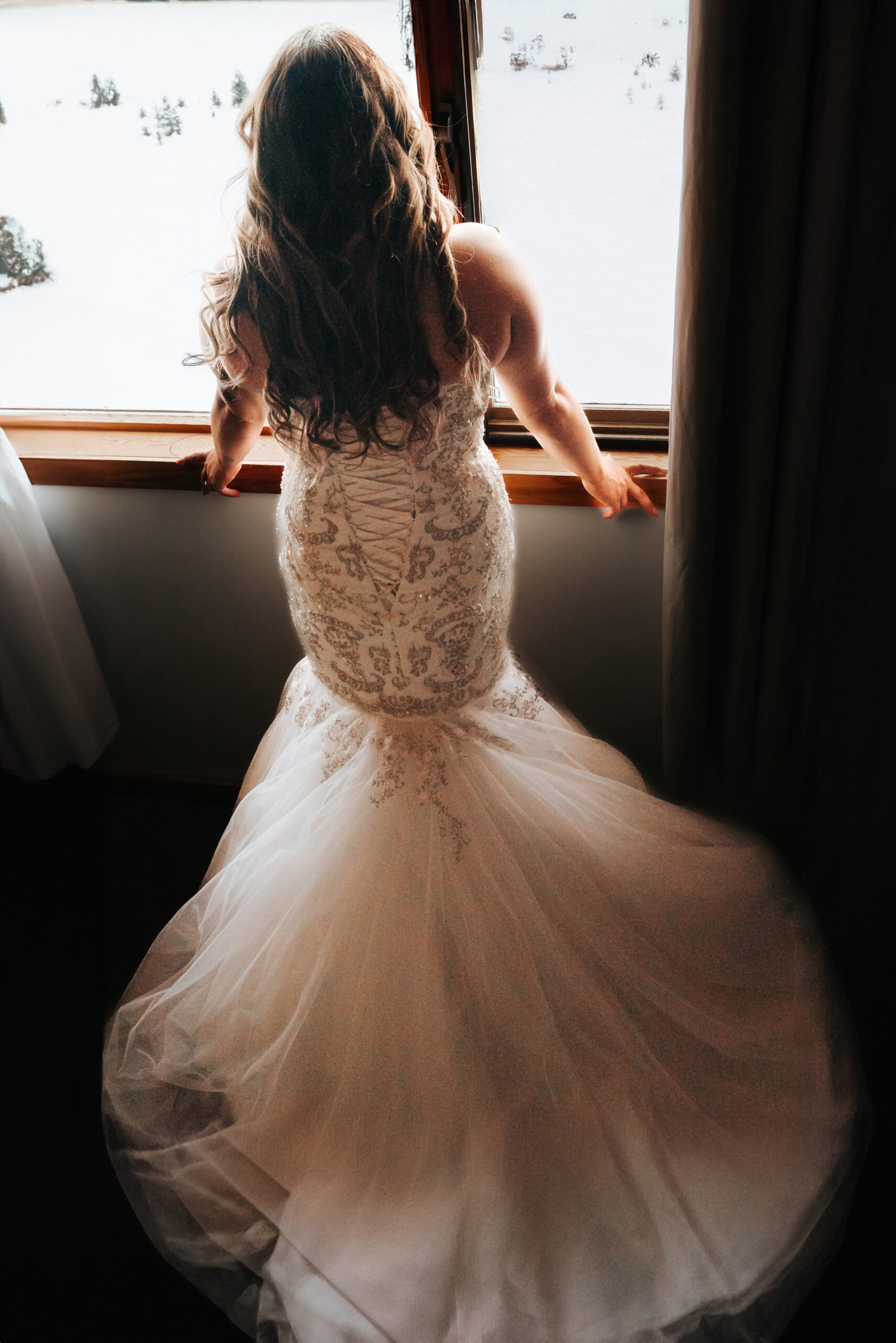 Winter Elopement – Rock Lake Earth Lodge – 8