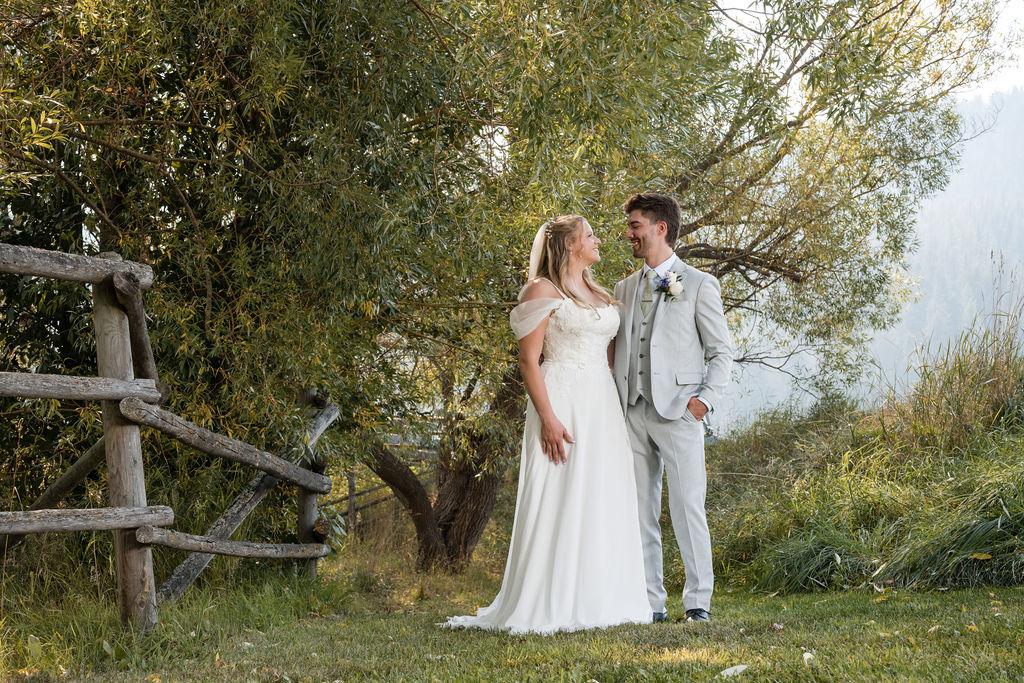 KelownaWeddingPhotographersMemorableandVibrantOkanaganPhotography-103