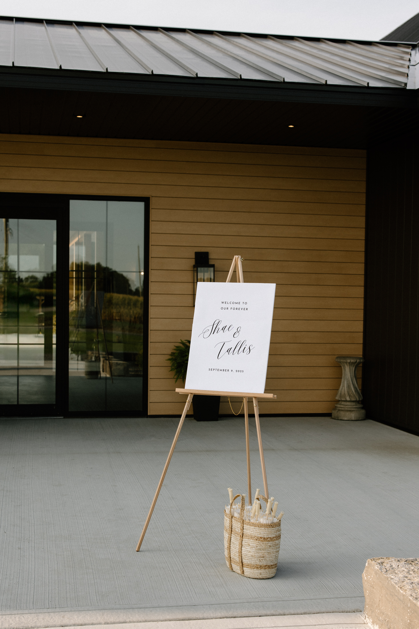 Valerie Doucette Photography – Ottawa, ON Canada – Bleeks and Bergamot – Styled Wedding Session