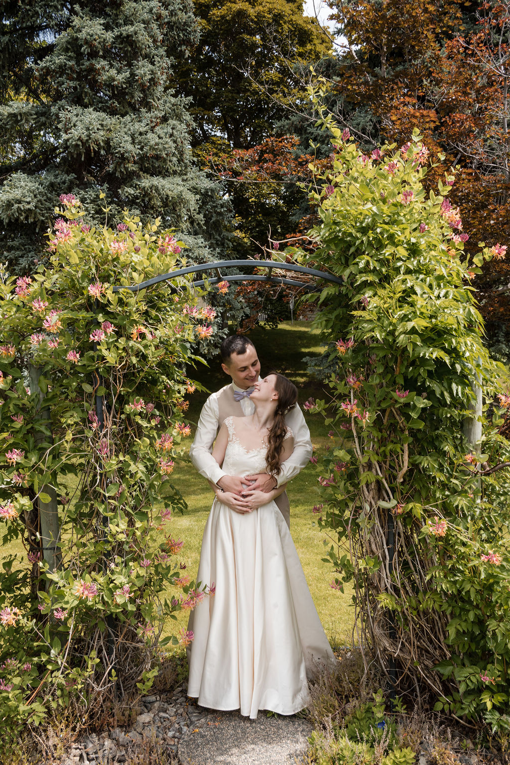 KelownaWeddingPhotographersMemorableandVibrantOkanaganPhotography-136