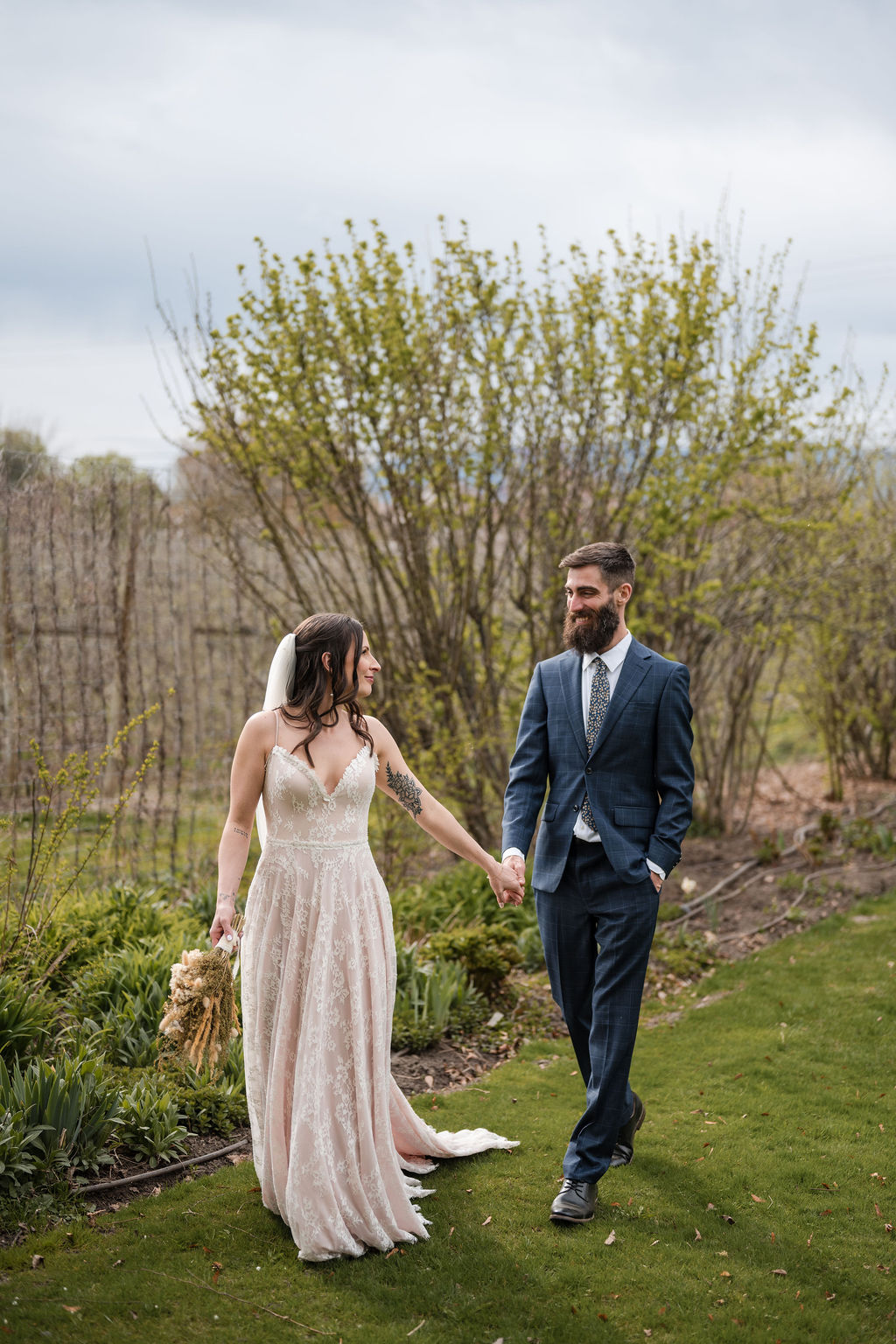 KelownaWeddingPhotographersMemorableandVibrantOkanaganPhotography-208