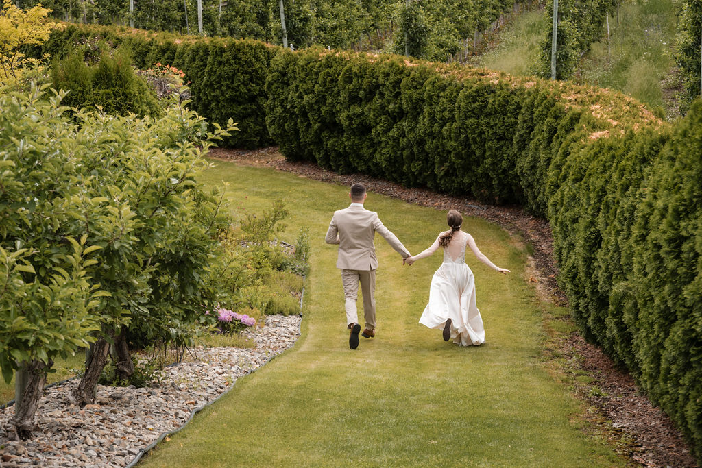 KelownaWeddingPhotographersMemorableandVibrantOkanaganPhotography-246
