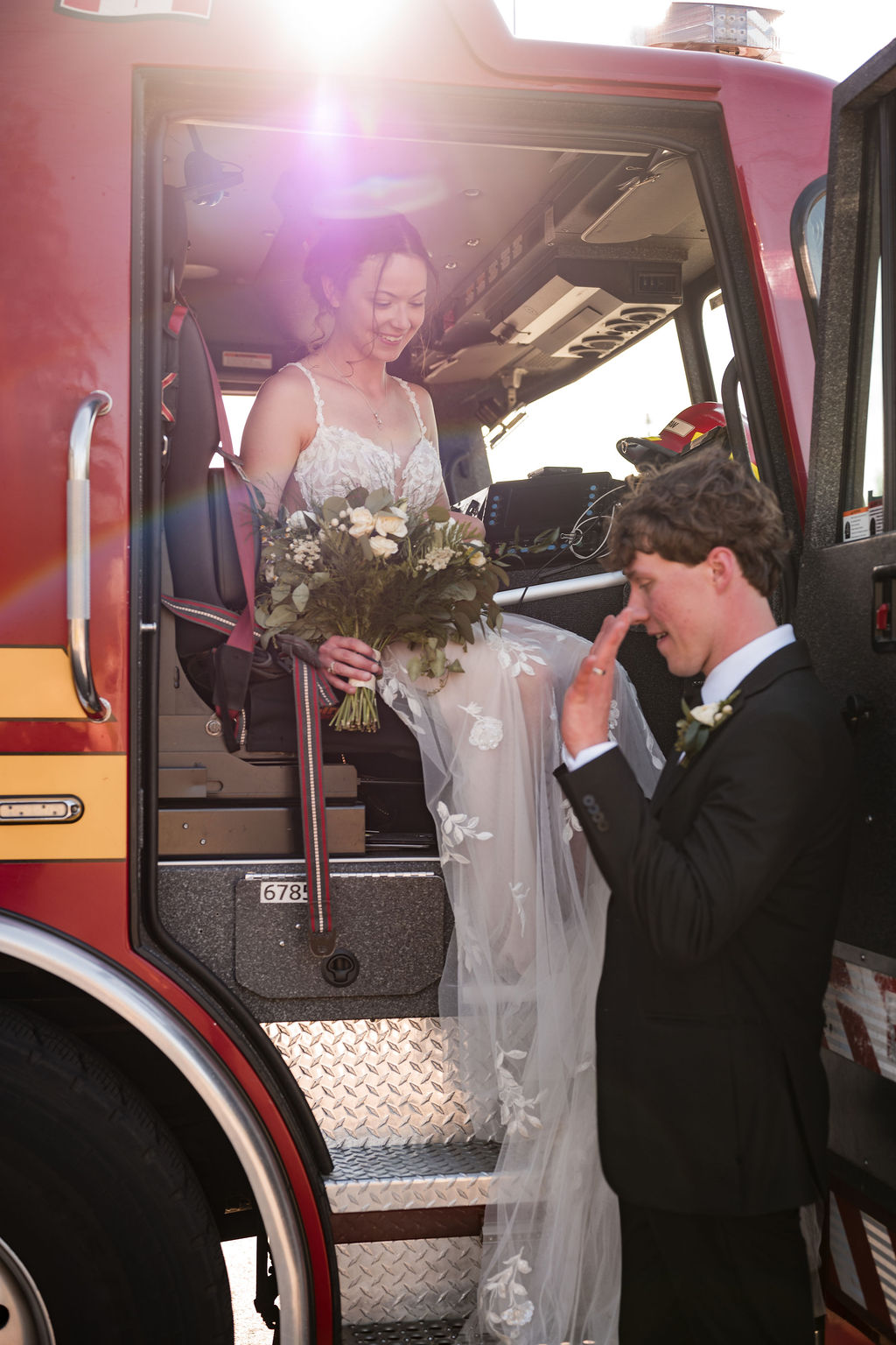 KelownaWeddingPhotographersMemorableandVibrantOkanaganPhotography-349