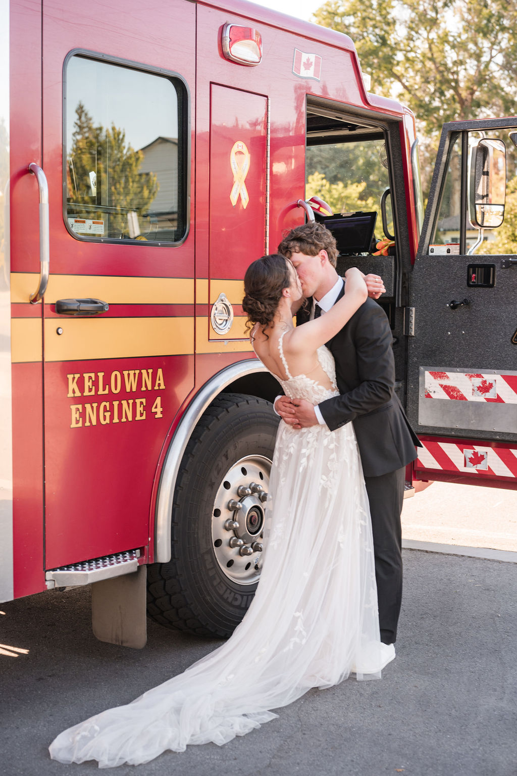 KelownaWeddingPhotographersMemorableandVibrantOkanaganPhotography-363