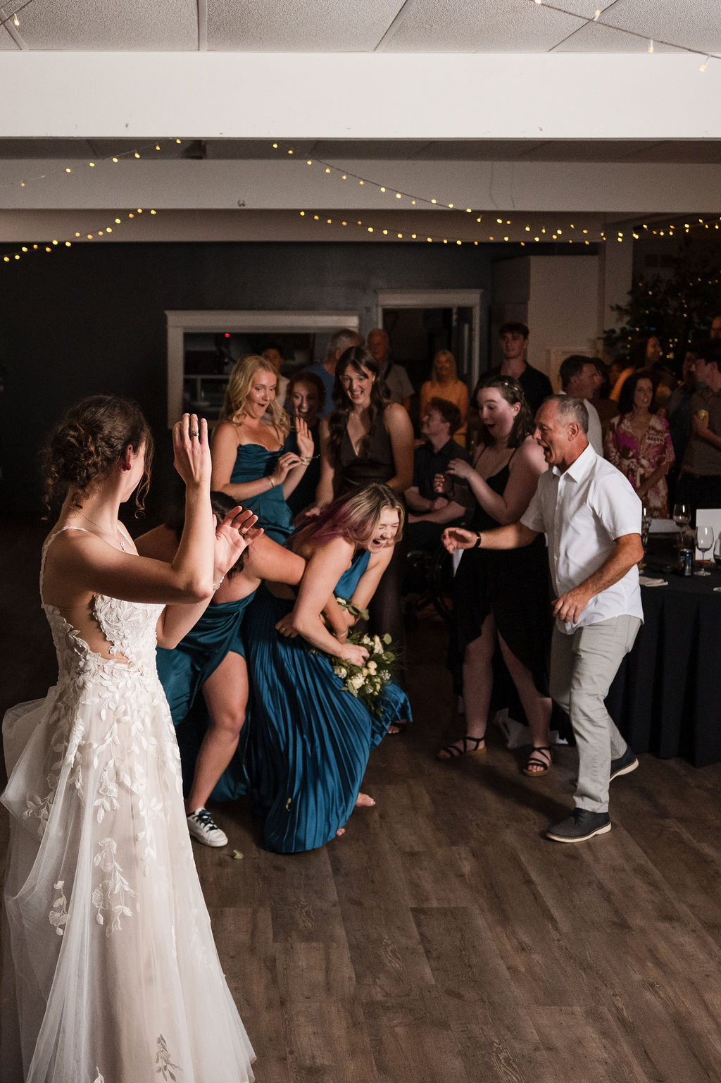 KelownaWeddingPhotographersMemorableandVibrantOkanaganPhotography-491