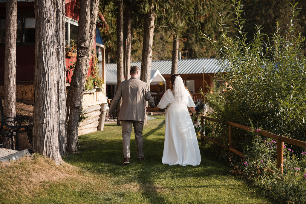 KelownaWeddingPhotographersMemorableandVibrantOkanaganPhotography-101