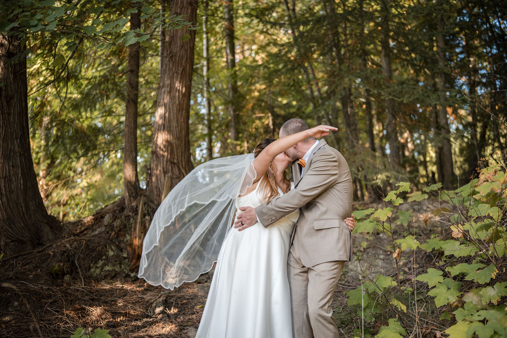 KelownaWeddingPhotographersMemorableandVibrantOkanaganPhotography-113