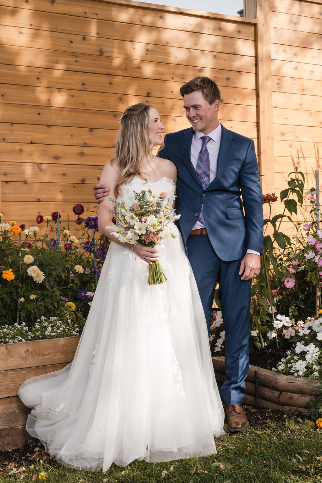 KelownaWeddingPhotographersMemorableandVibrantOkanaganPhotography-142