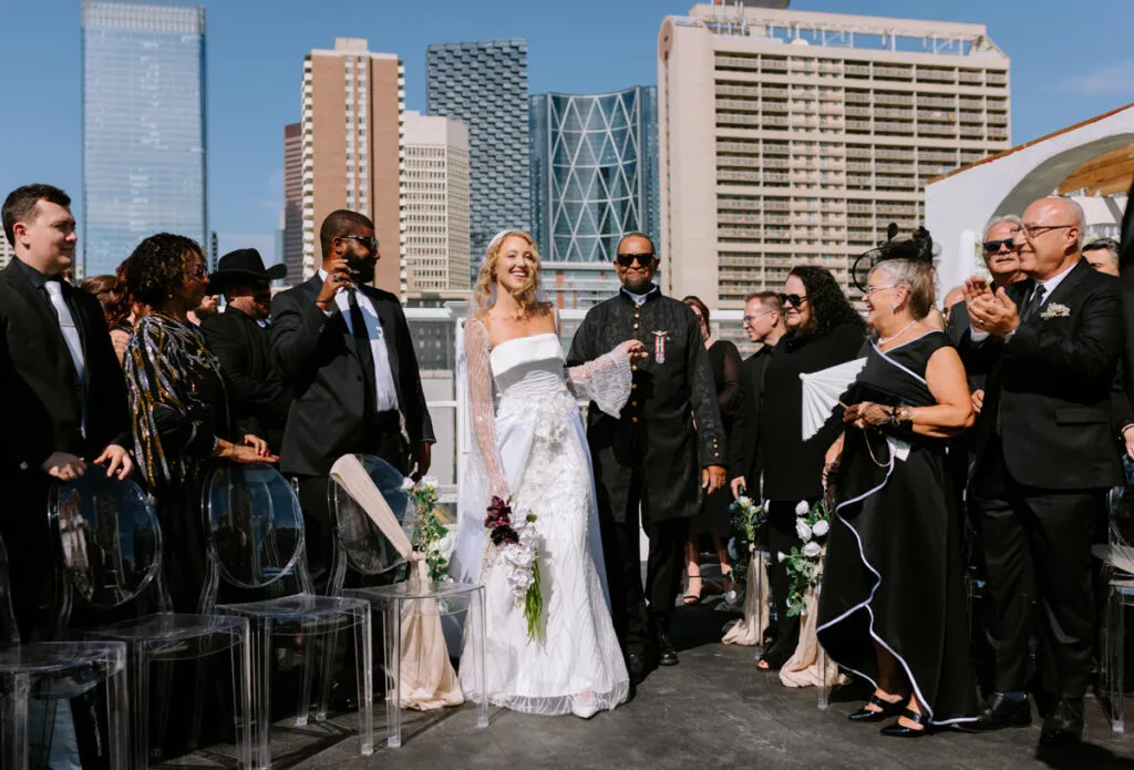Meaghan-Baxter-Photography-Chic-Rooftop-City-Wedding-26-2-1024×695